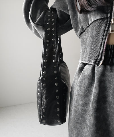 【 ２color】スタッズデザインスクエアショルダーバッグ ／ stud design square shoulder bag
