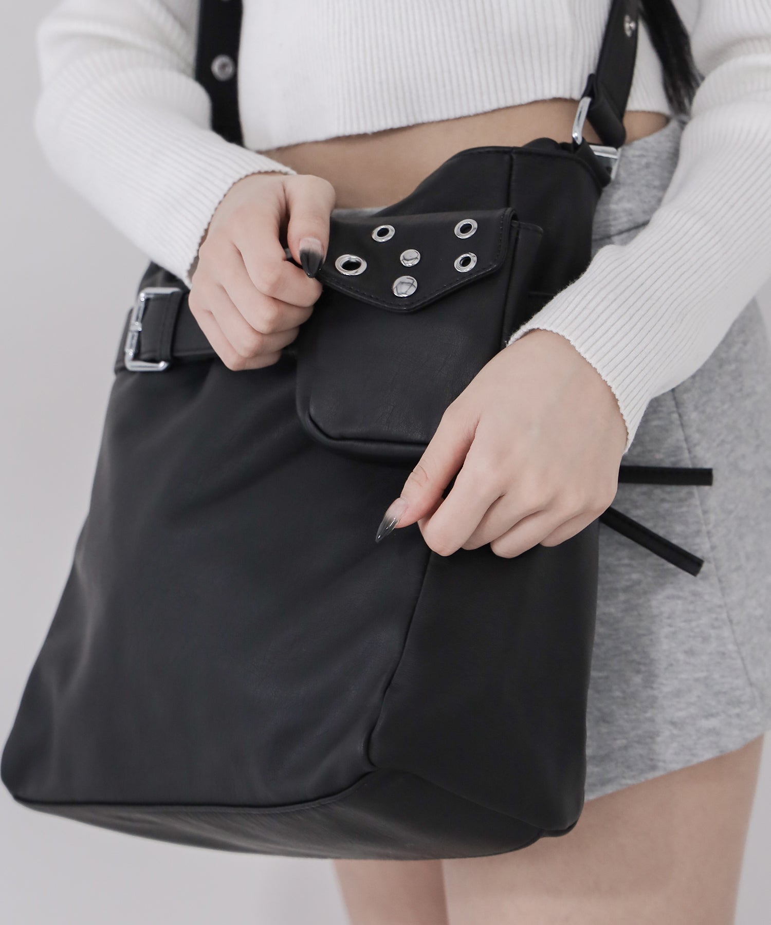 【 A4収納可 】ミニポーチ付きスタッズベルトヴィンテージフェイクレザーショルダーバッグ ／ mini poach SET studs belt vintage fake leather shoulder bag