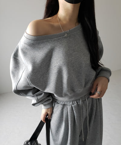 【 セットアップ 】ワンショルダーショートスウェットトップス ＋ タックワイドパンツ SET ／ off shoulder short sweat tops & tack wide pants SET
