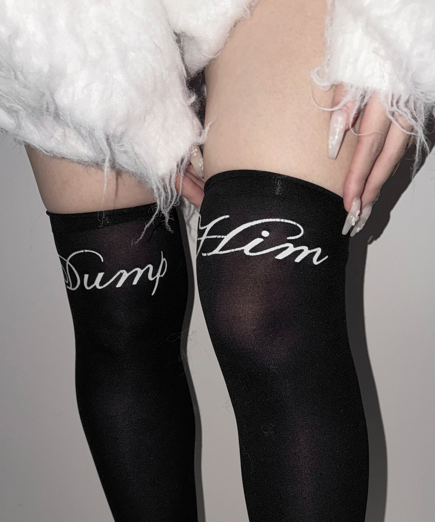 【 選べる３柄アソート 】レタリングロゴシアーニーハイソックス ／ lettering logo sheer knee high socks