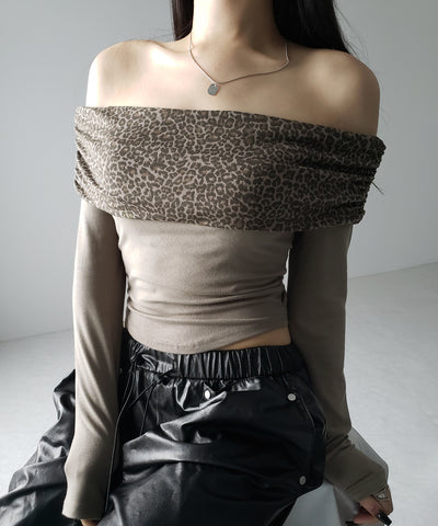 【 ２color 】レオパードワイドオフショルカットソートップス ／ leopard wide off-shoulder cutsew tops