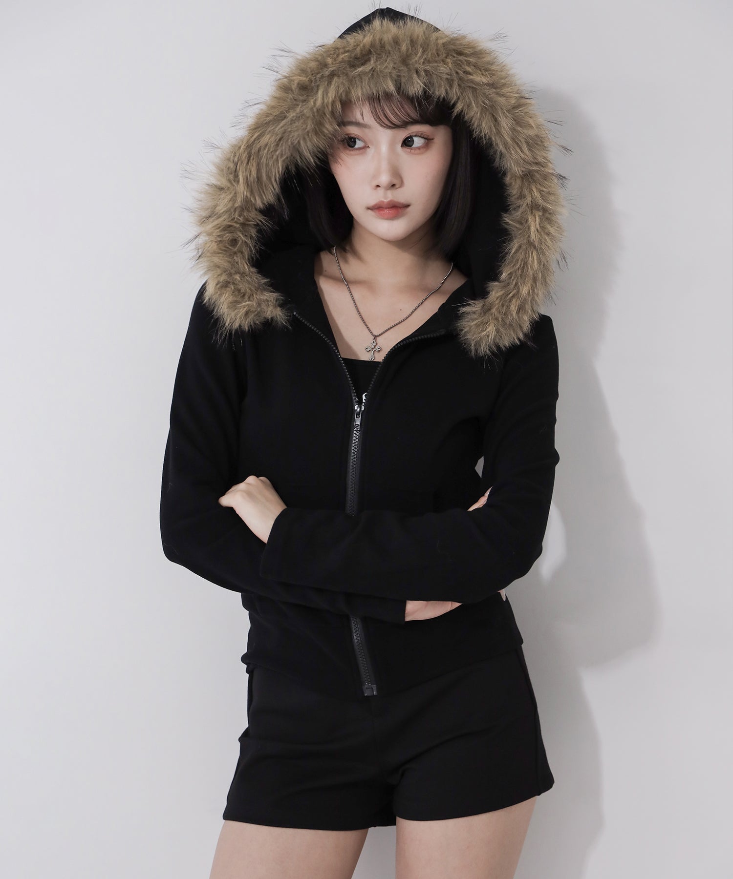 フェイクファーフーディジップアップパーカー ／ fake fur hooded zipup hoodie