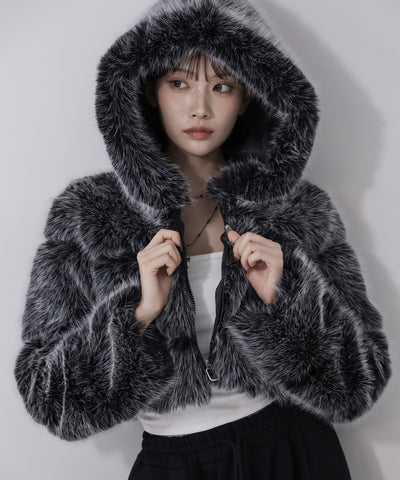 フェイクファーフーディショートコート ／ fake fur hoodie short coat