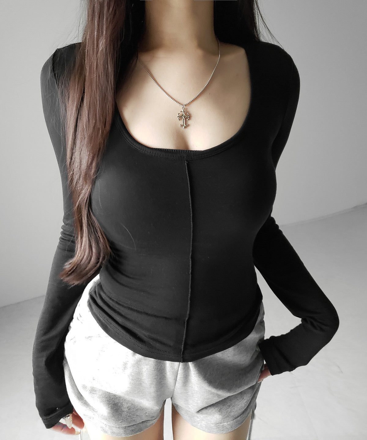 オープンネックタイトフィットルーズドレープ長袖Ｔシャツ ／ open neck tight fit loose drape long sleeve T-shirts