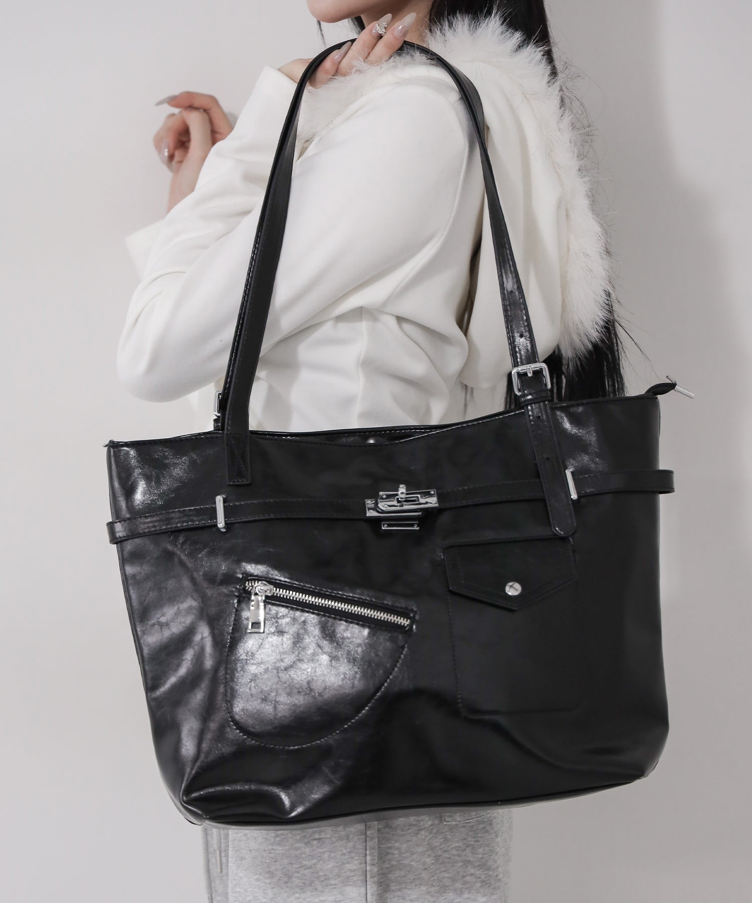 【 A4収納可 】デザインベルトフェイクレザースクエアトートバッグ ／ design belt fake leather square tote bag