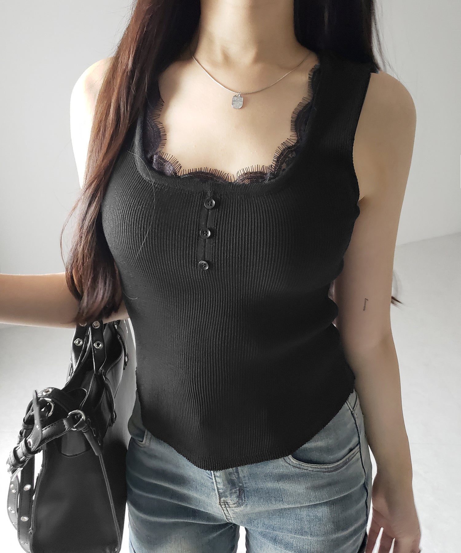 【 ２color 】スクエアネックレースニットタンクトップ ／square neck lace knit tank top