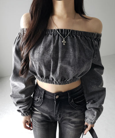 【 ２color 】ヴィンテージデニムギャザーオフショルトップス ／ vintage denim gathered off shoulder tops