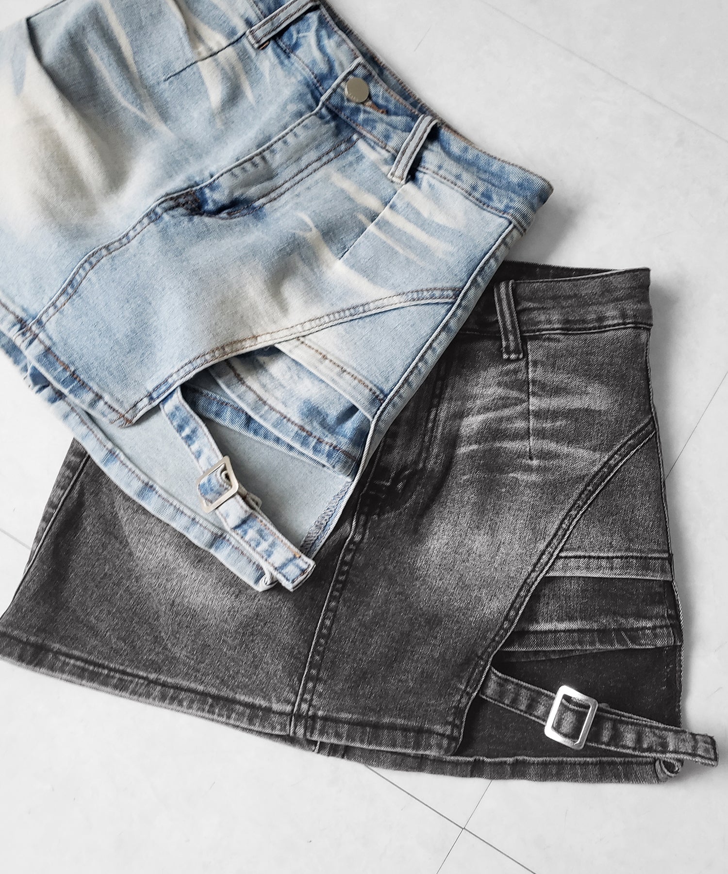 【 インパン裏地付 】カットアウトベルトストラップデニムミニスカパン ／ cutout belt strap denim mini skirt pants