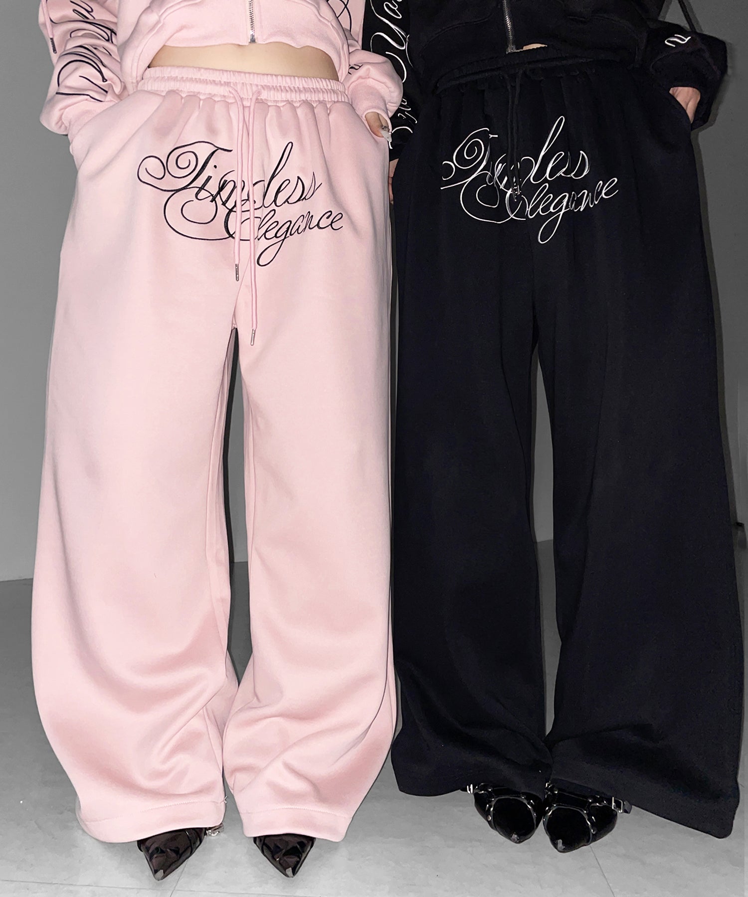 フロントレタリングロゴ刺繍ワイドスウェットパンツ ／ front lettering logo embroidery wide sweatpants