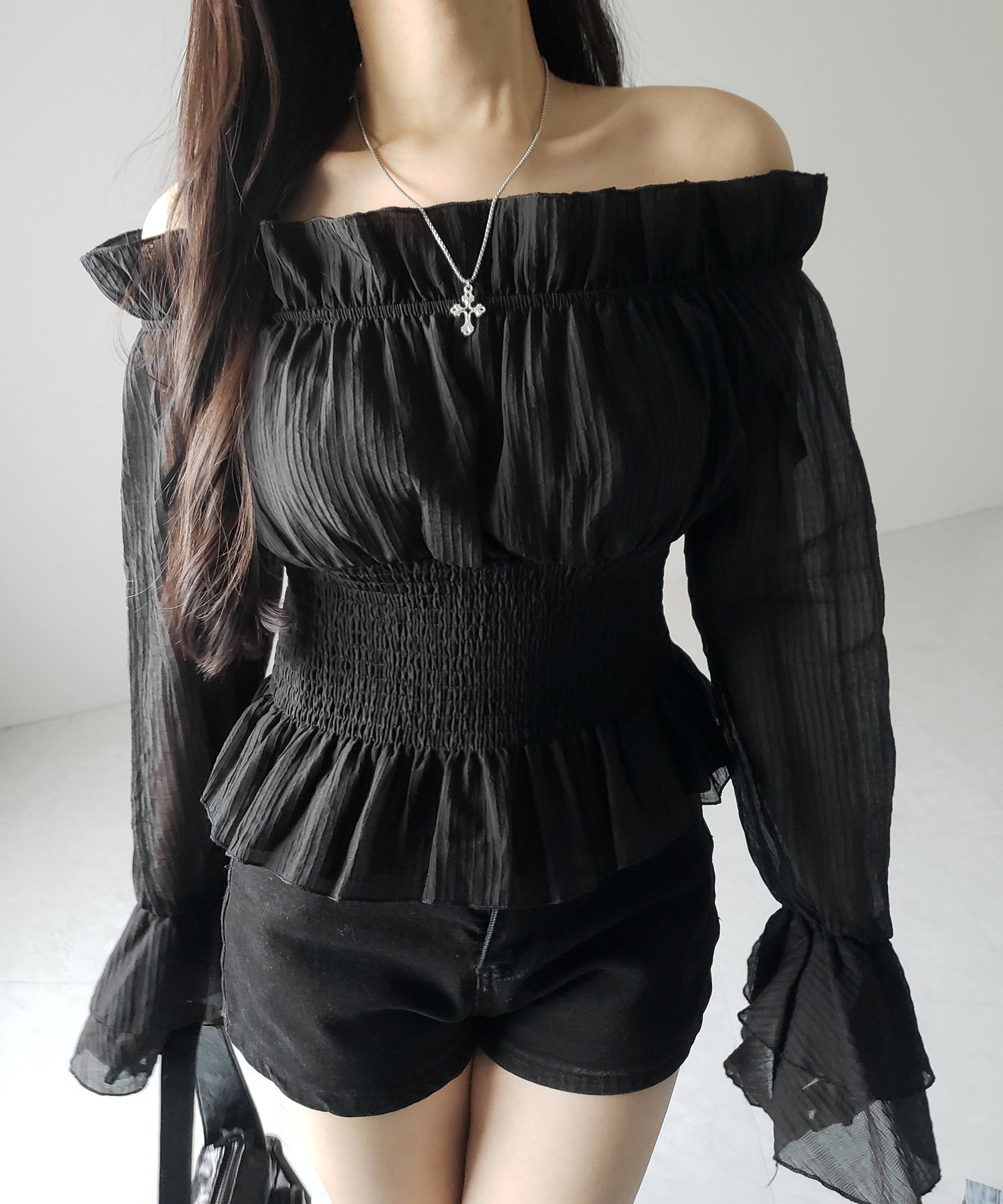 【 ２color ／ ２WAY 】ウエストシャーリングシアーフリルオフショルブラウス ／ waist shirring sheer frill off shoulder blouse