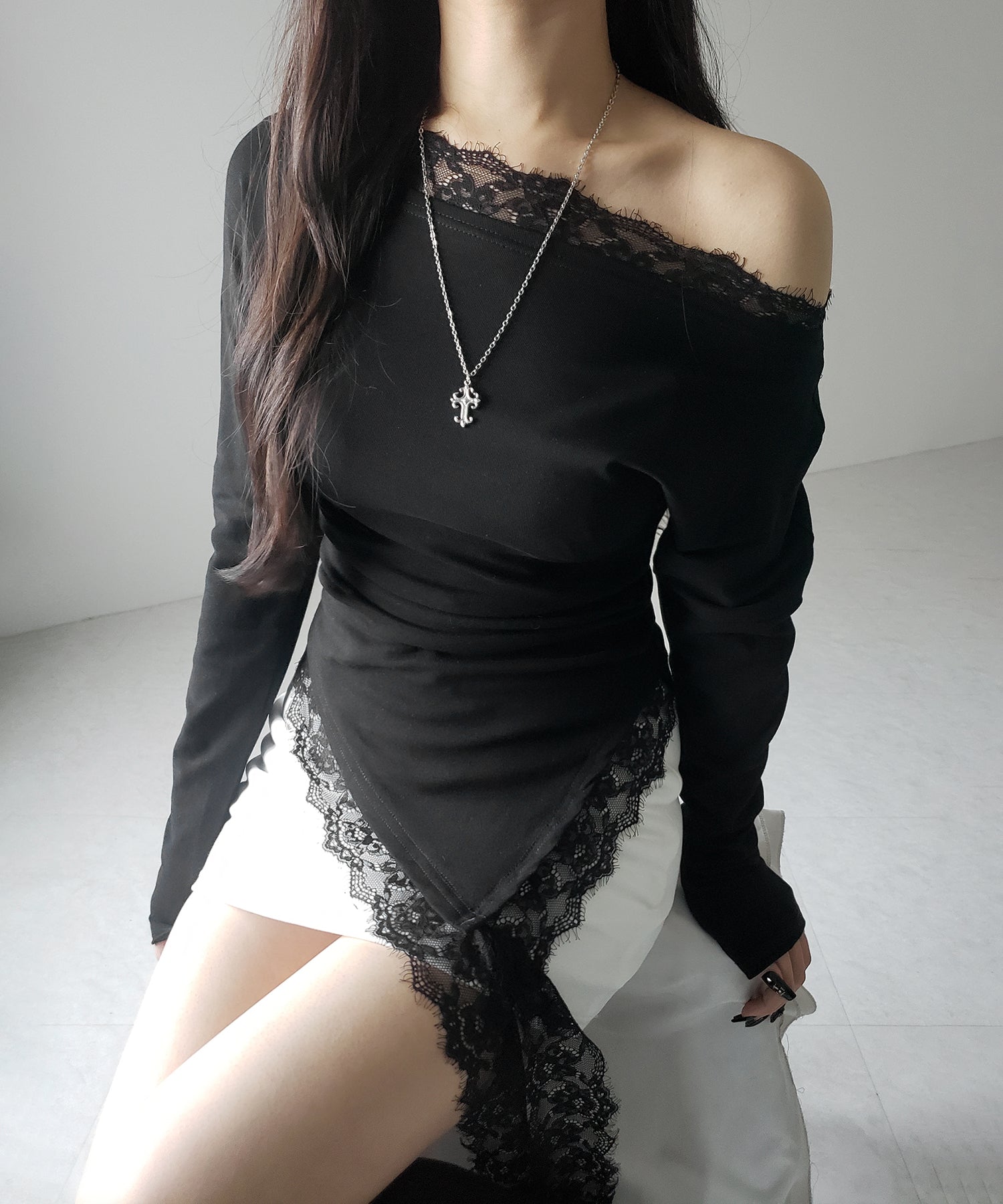 【 ２color 】ワンショルダーレースドッキングアシンメトリートップス ／ one shoulder lace docking asymmetry tops