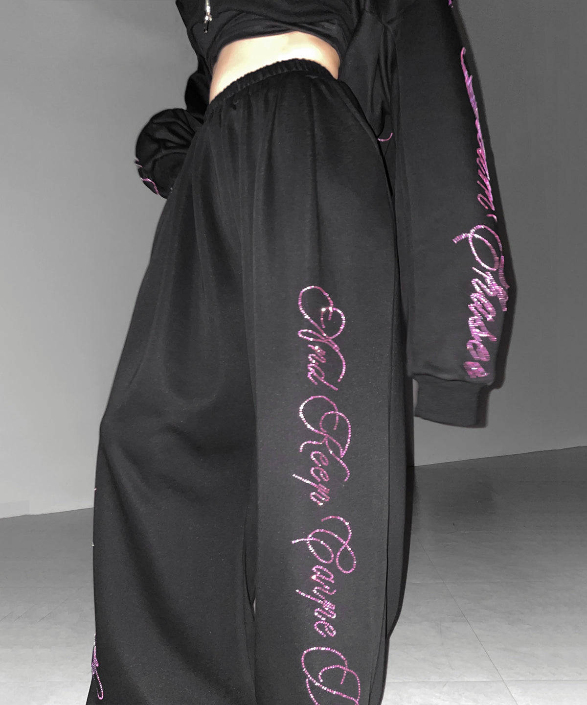 【 セットアップ可能 】ラインストーンロゴワイドスウェットパンツ ／ Rhine stone logo wide sweatpants