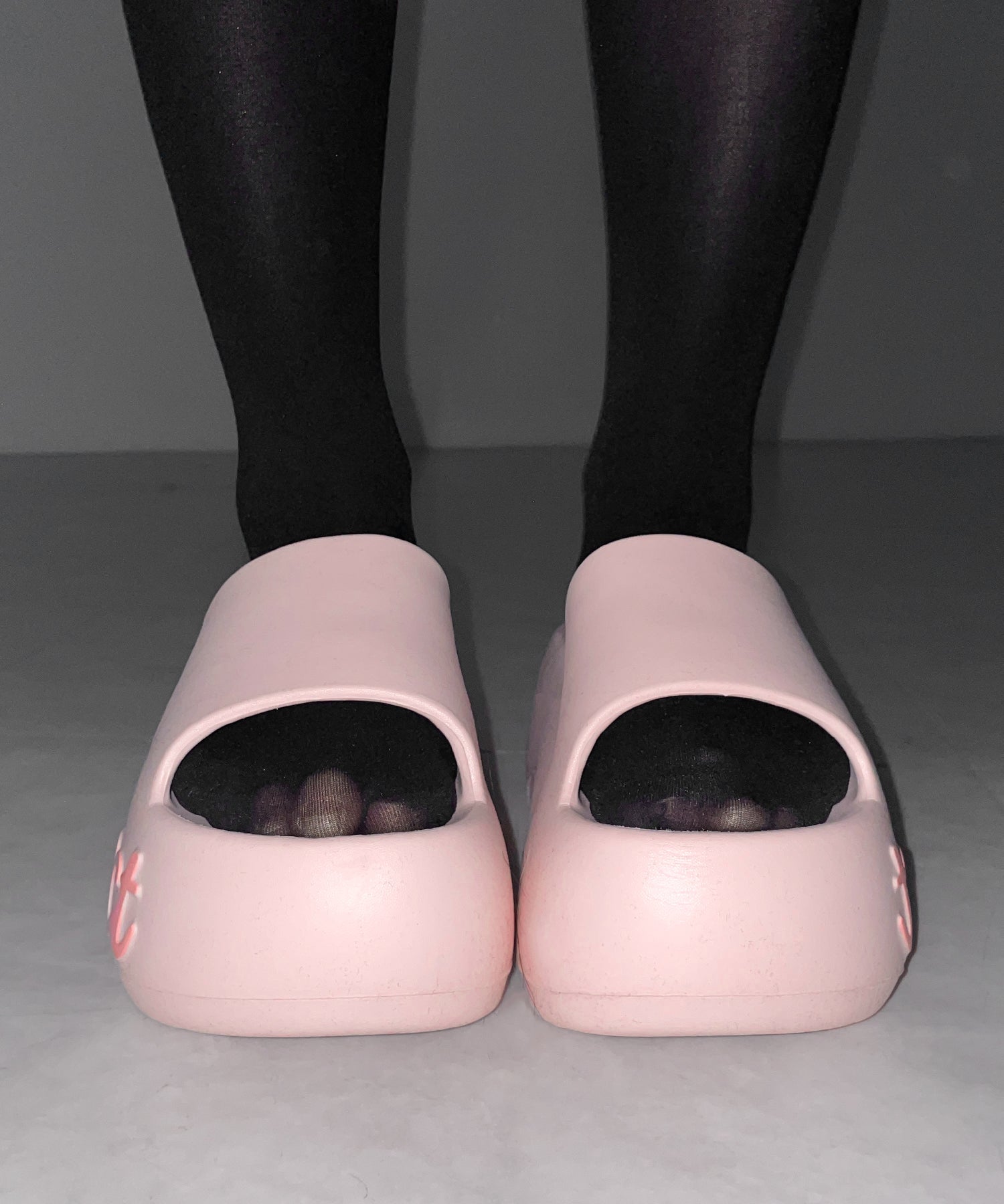 レタリングロゴ厚底スライドサンダル ／ lettering logo platform slide sandals