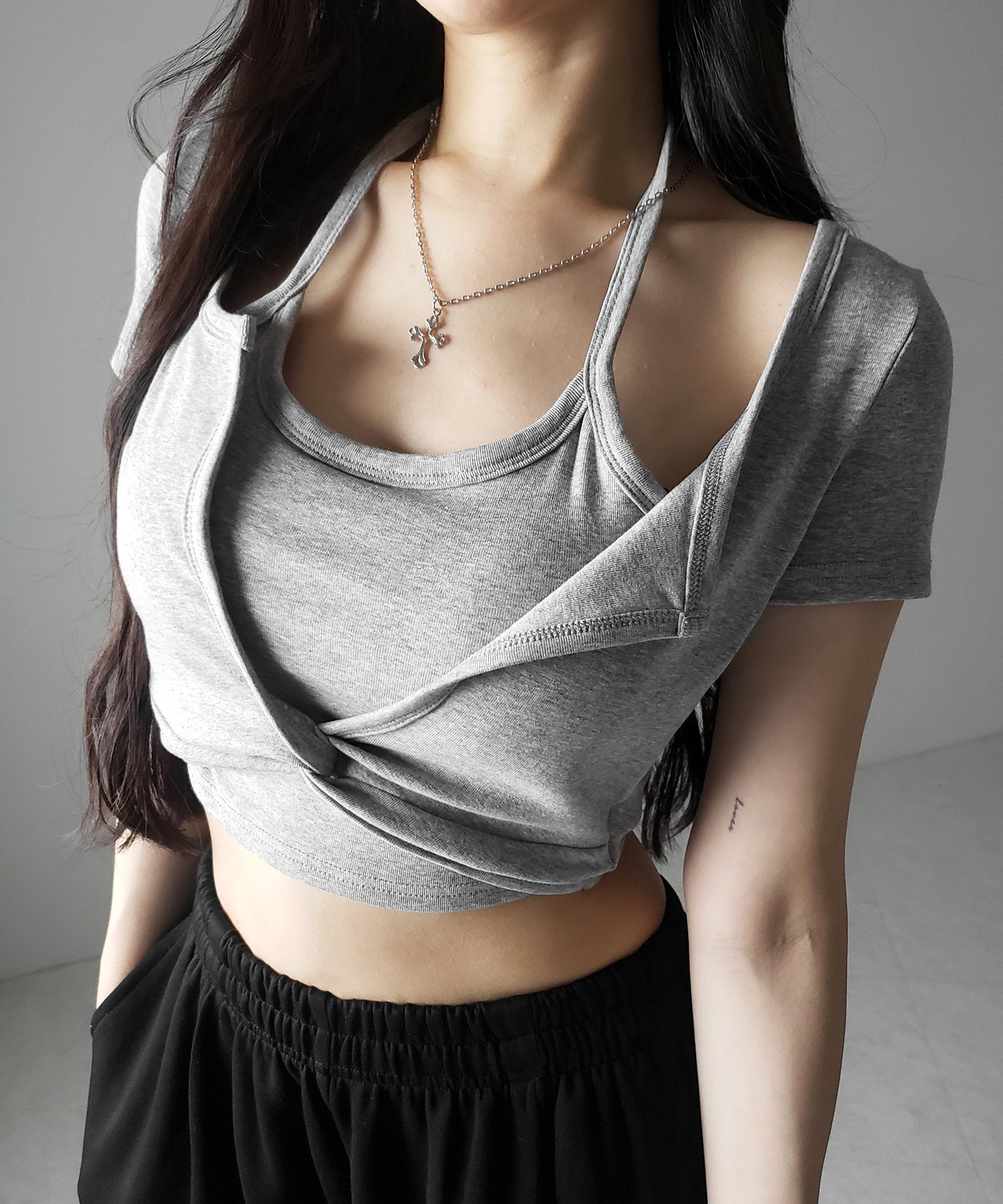 ホルターネックレイヤードショートぴちＴシャツ ／ halter neck layered short pichi T-shirts