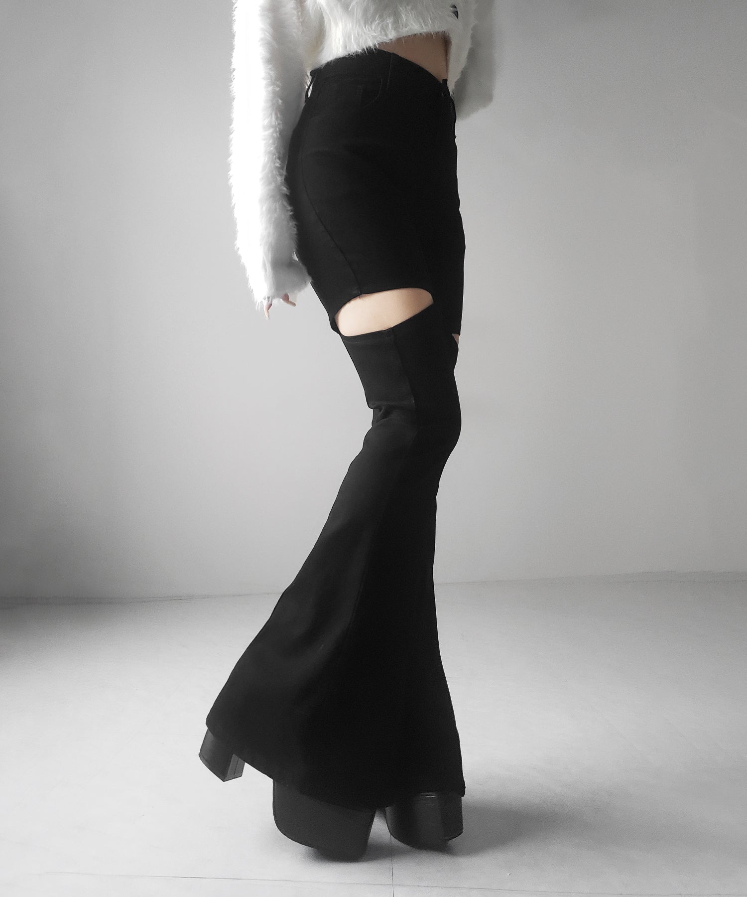 カットアウトヴィンテージストレッチフレアデニム ／ cutout vintage stretch flare denim