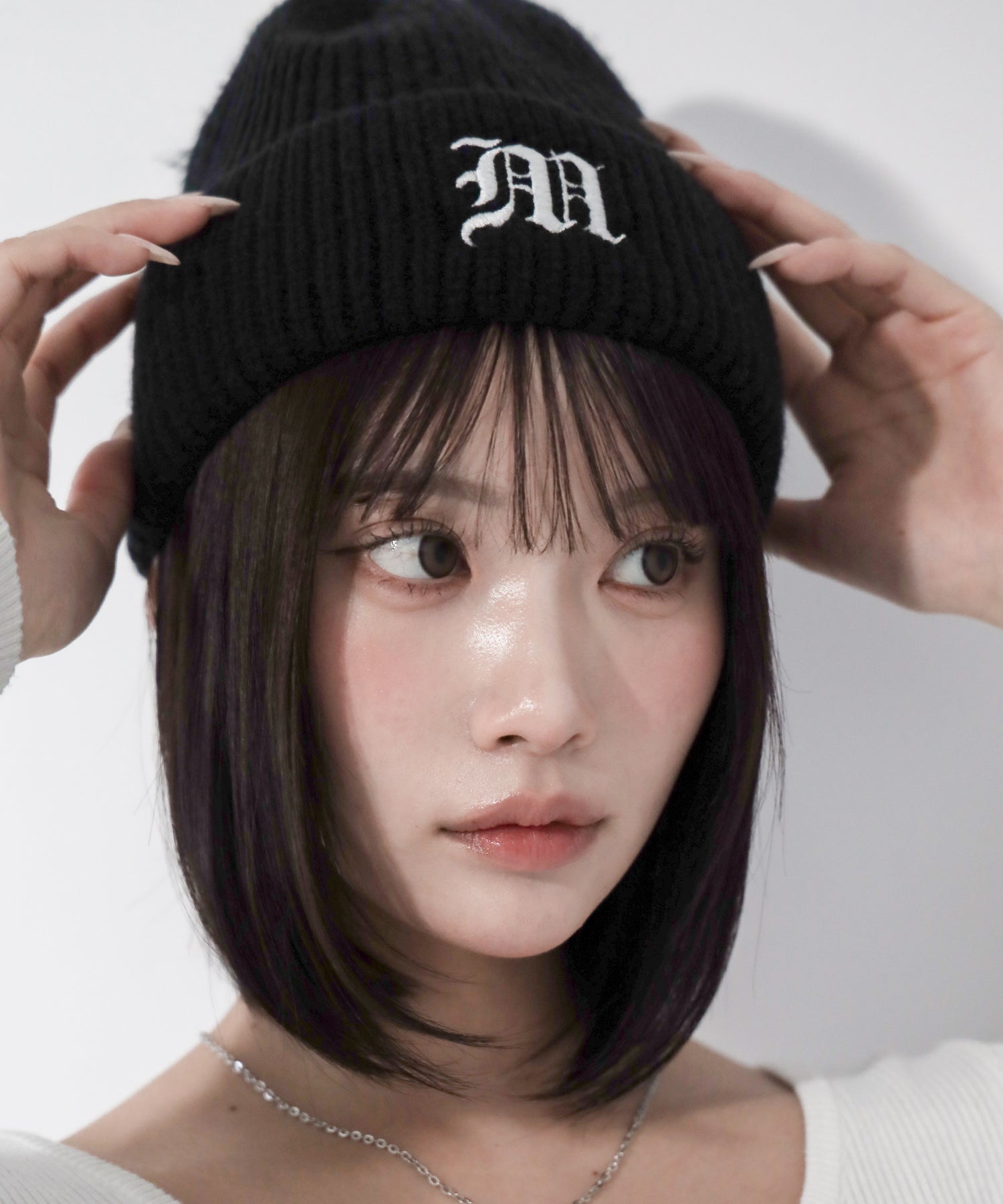 M LOGO 刺繍ニットビーニー ／ M logo embroidery knit beanie