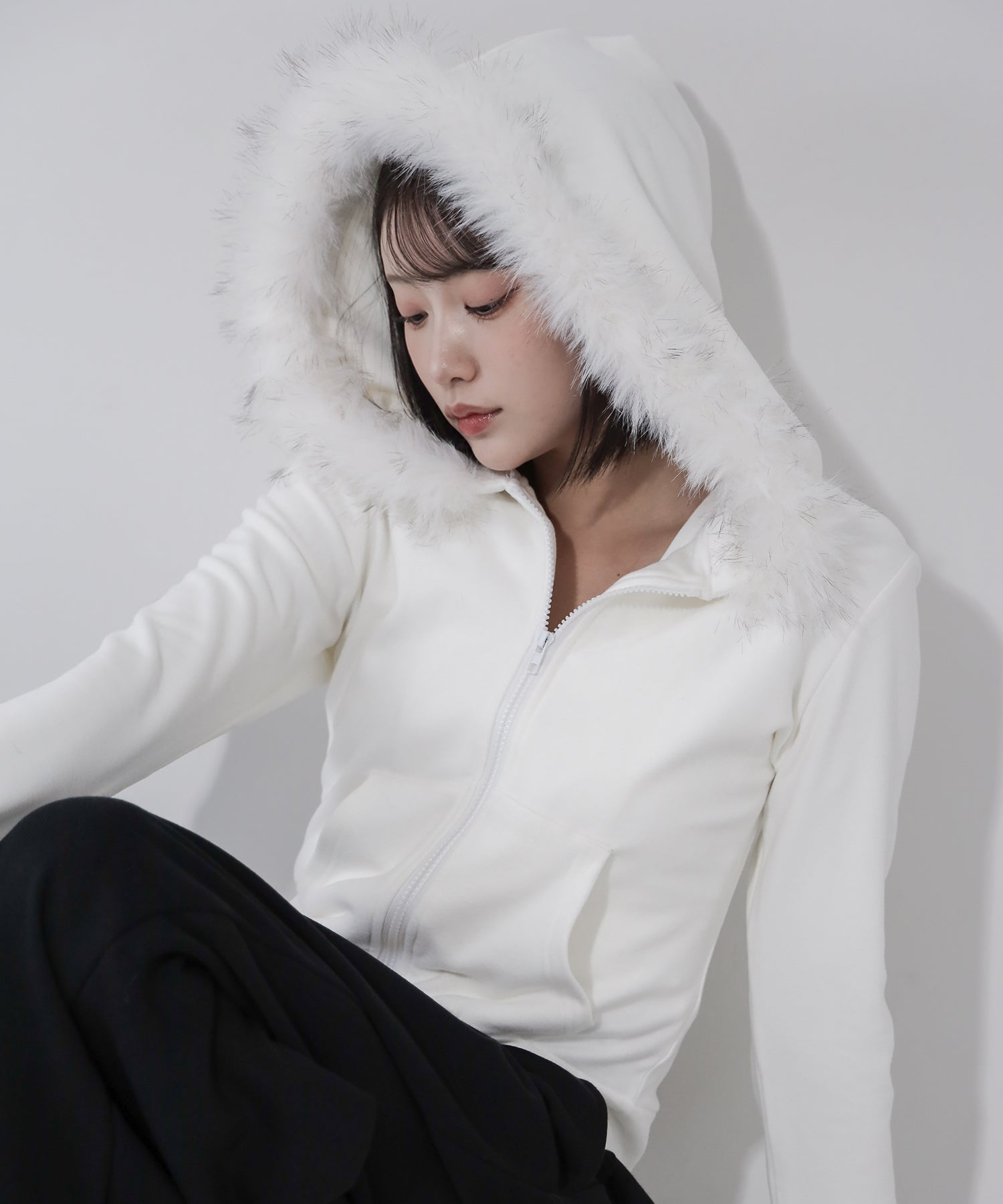 フェイクファーフーディジップアップパーカー ／ fake fur hooded zipup hoodie