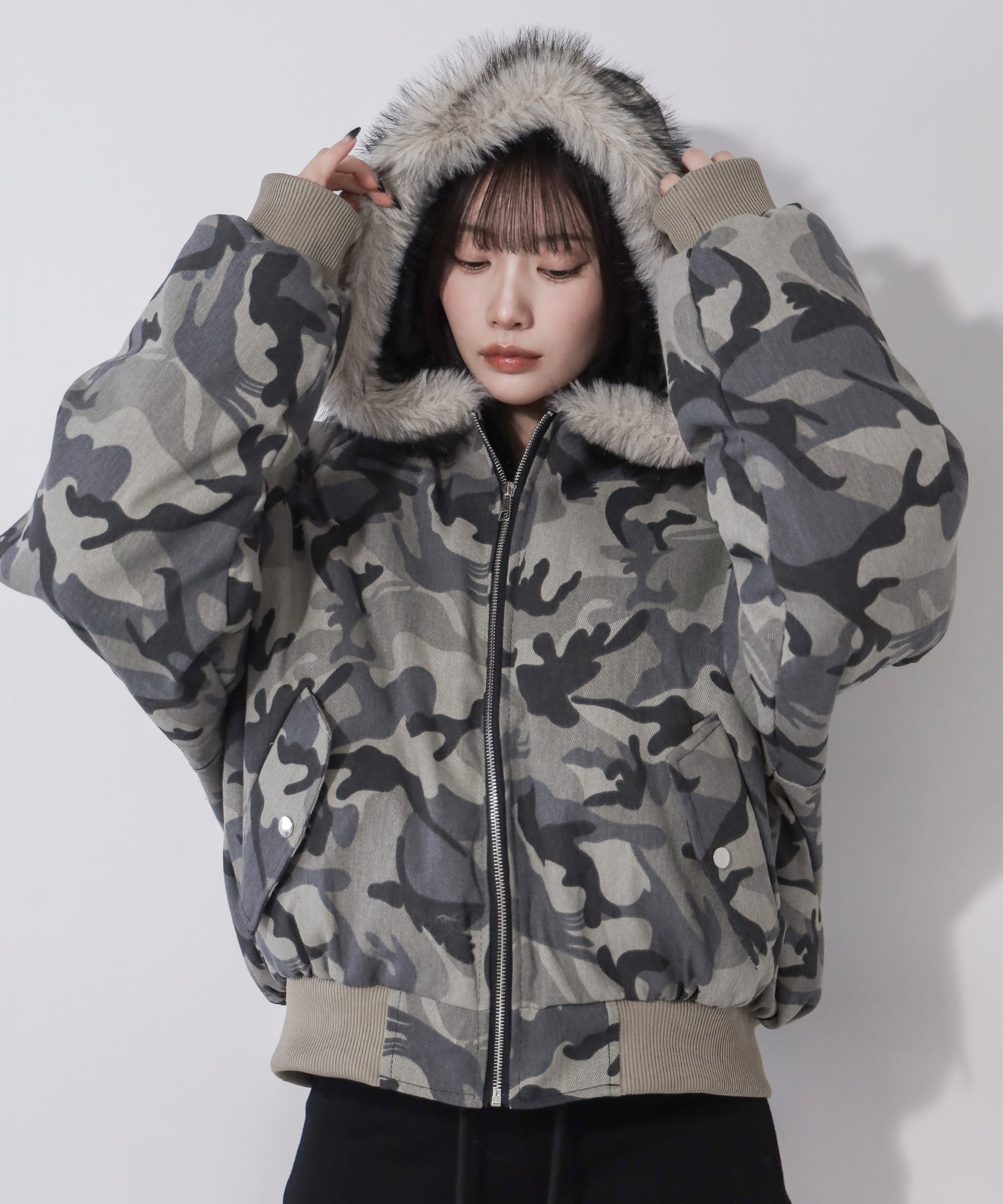 カモフラフェイクファーフーディ中綿ジャケット ／ camouflage fake fur hoodie down jacket