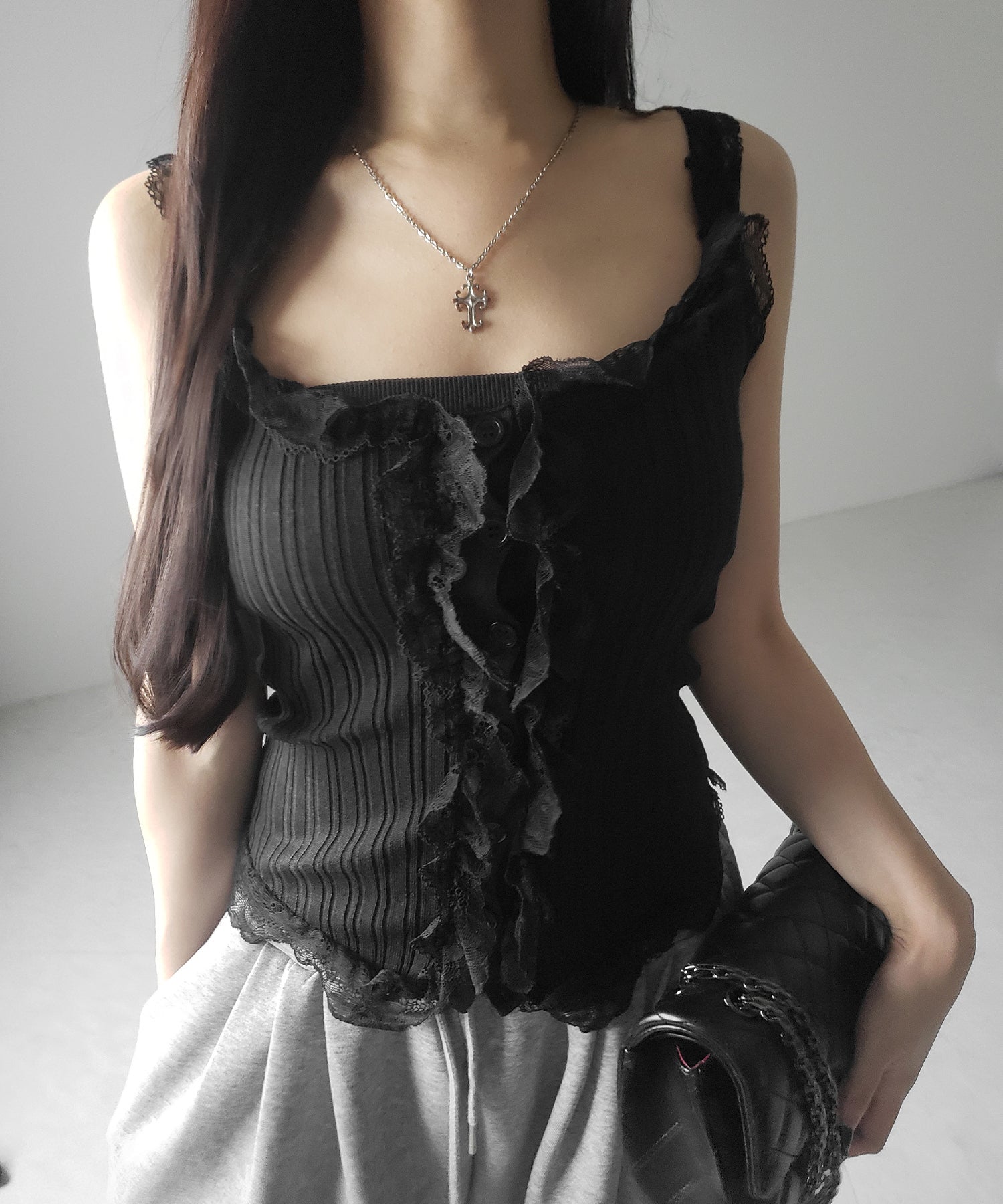 【 ２color 】レースフリルドッキングリブニットキャミタンク ／ lace frill docking lib knit cami tank