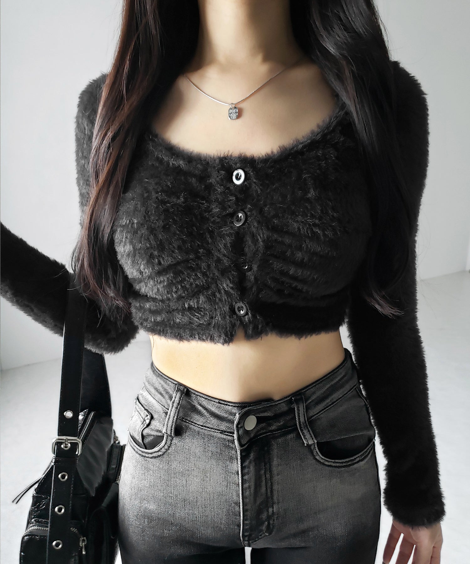 【 ２color 】フロントボタンシャギーカットショートカーディガン ／ front button shaggy cut short cardigan