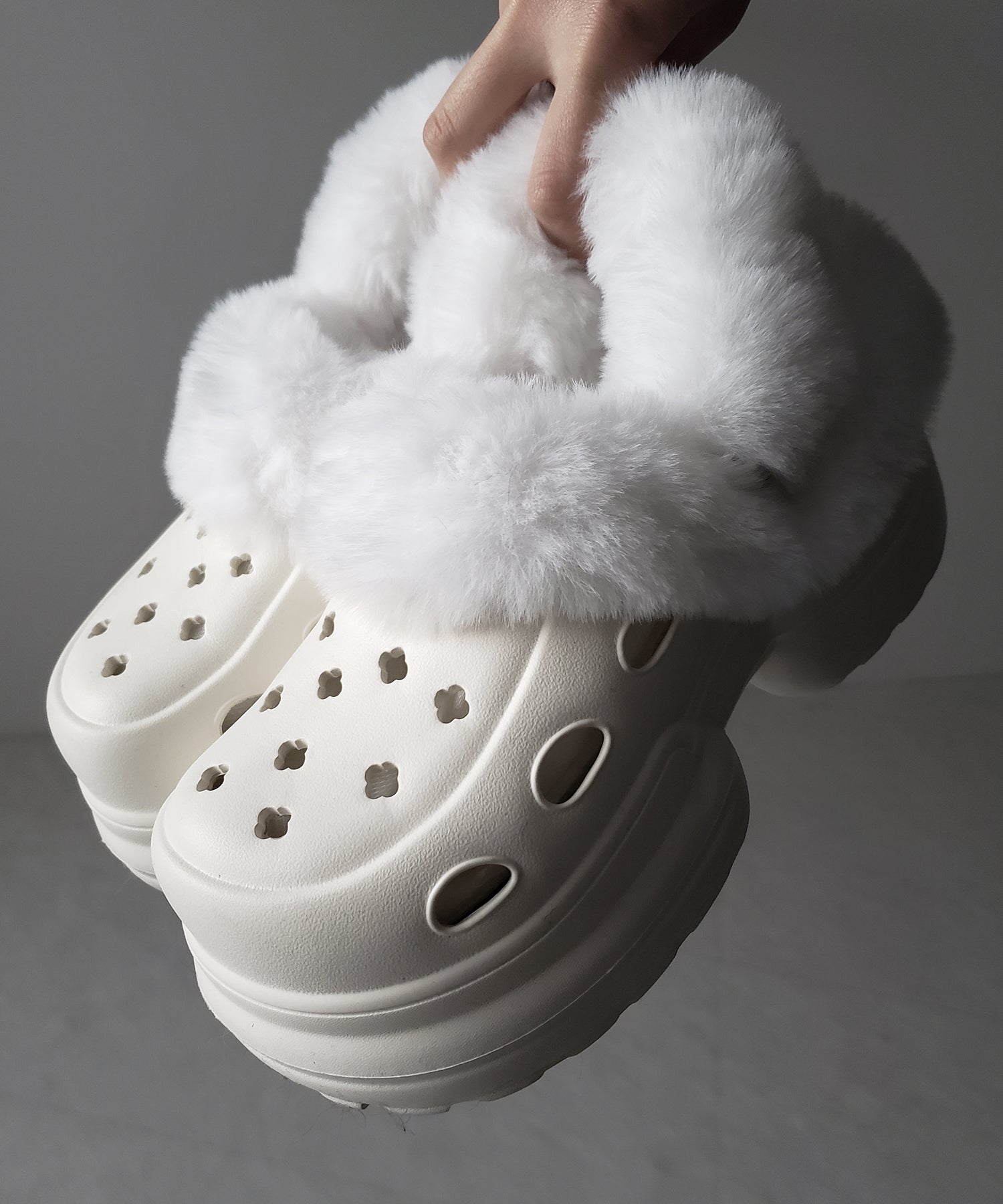フェイクファー厚底クロッグサンダル ／ Fake fur platform clog sandals