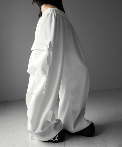 【 裾絞り可能２WAY 】ドローコードタックワイドカーゴスウェットパンツ ／ drawcord tuck wide cargo sweatpants