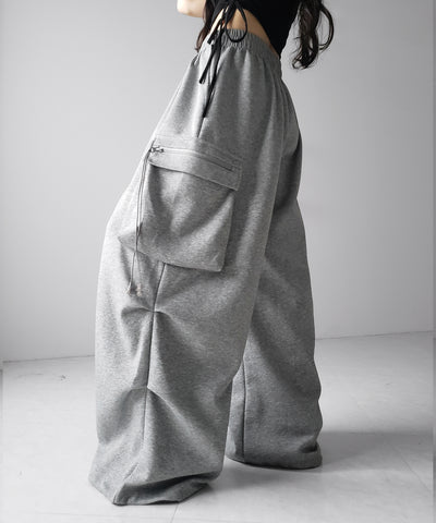 【 裾絞り可能２WAY 】ドローコードタックワイドカーゴスウェットパンツ ／ drawcord tuck wide cargo sweatpants
