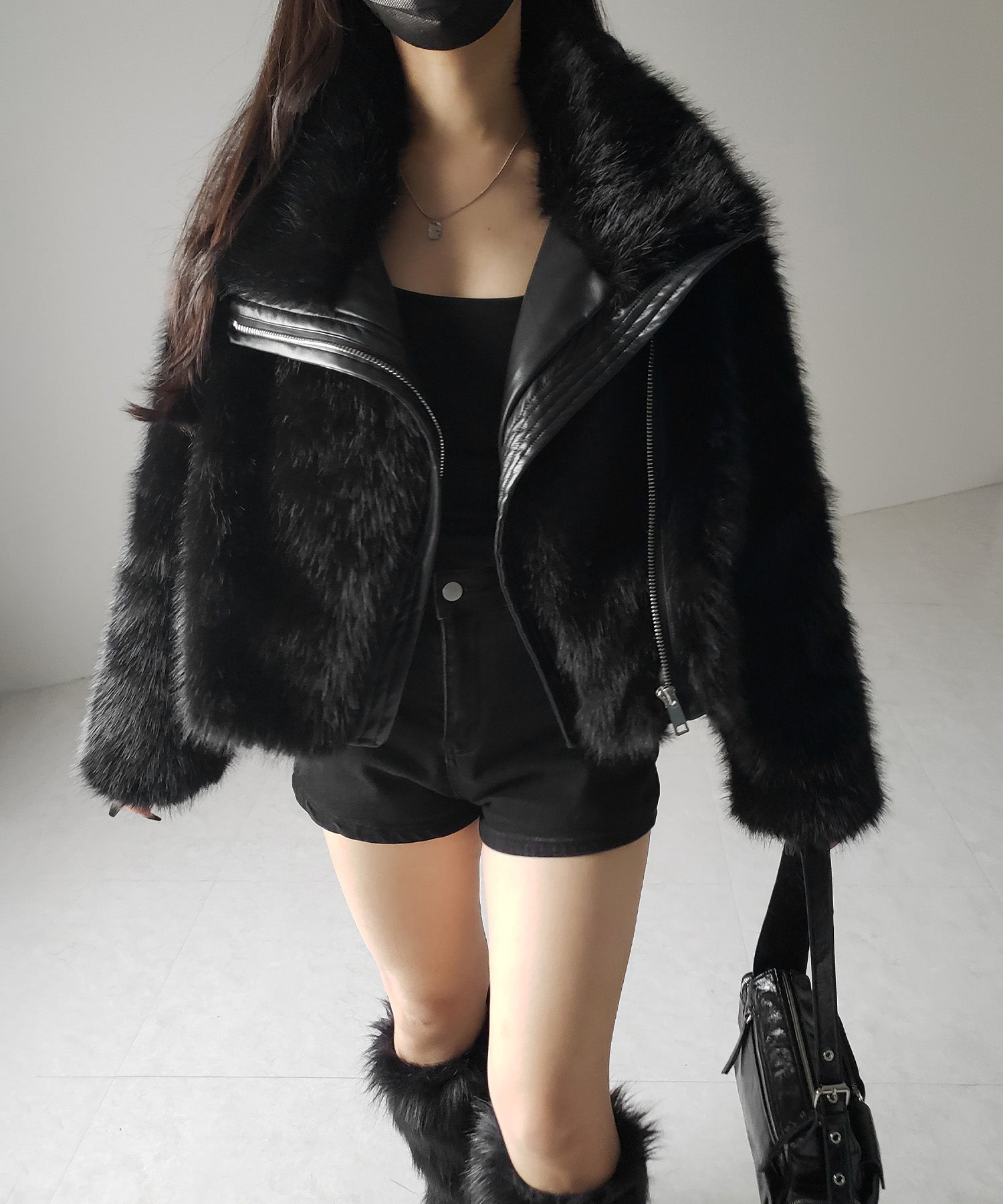 【 ２WAY 】ジップアップレザードッキングフェイクファーコート ／ zip up leather docking fake fur coat