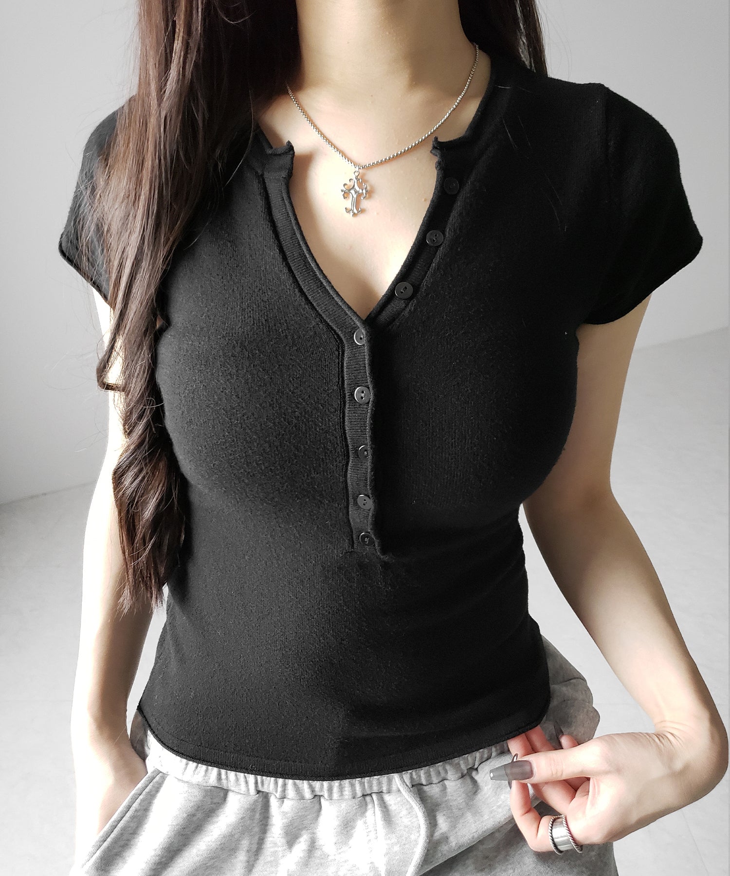 ヘンリーネック半袖ぴちニットトップス ／ henley neck short sleeve pichi knit tops