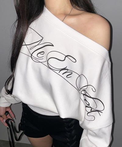 レタリングロゴワンショルショートスウェットライクトップス ／ lettering logo one-shoulder short sweatlike tops