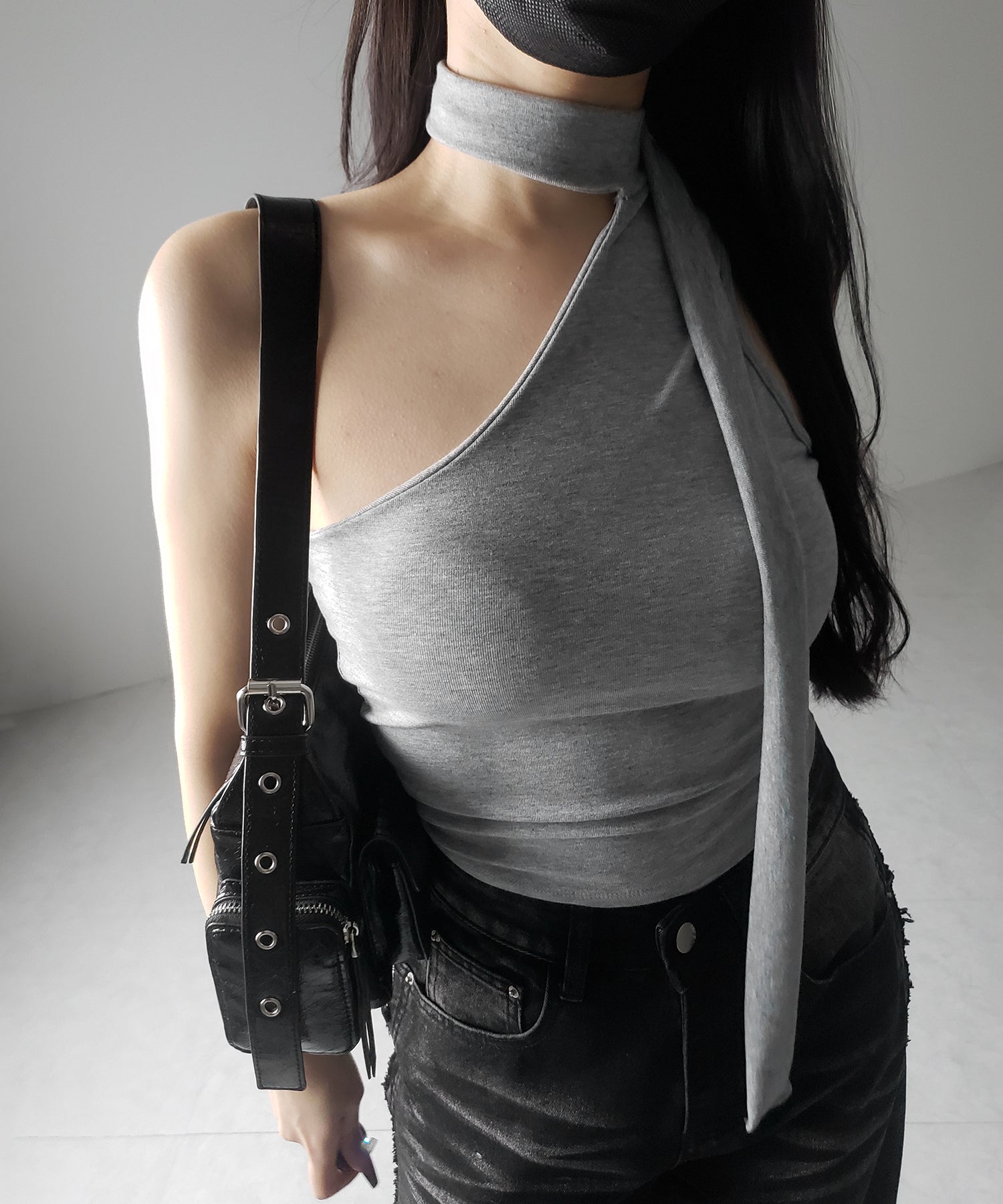 【 ３color ／ カップ付 】チョーカータイアシンメトリーワンショルキャミソール ／ choker tie asymmetry one-shoulder camisole