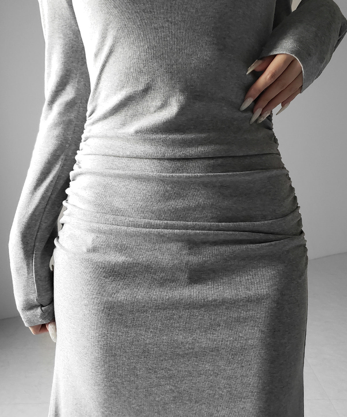 スクエアネックシャーリングマーメイド長袖ロングタイトワンピ ／ Square neck shirring mermaid long-sleeved long tight onepiece