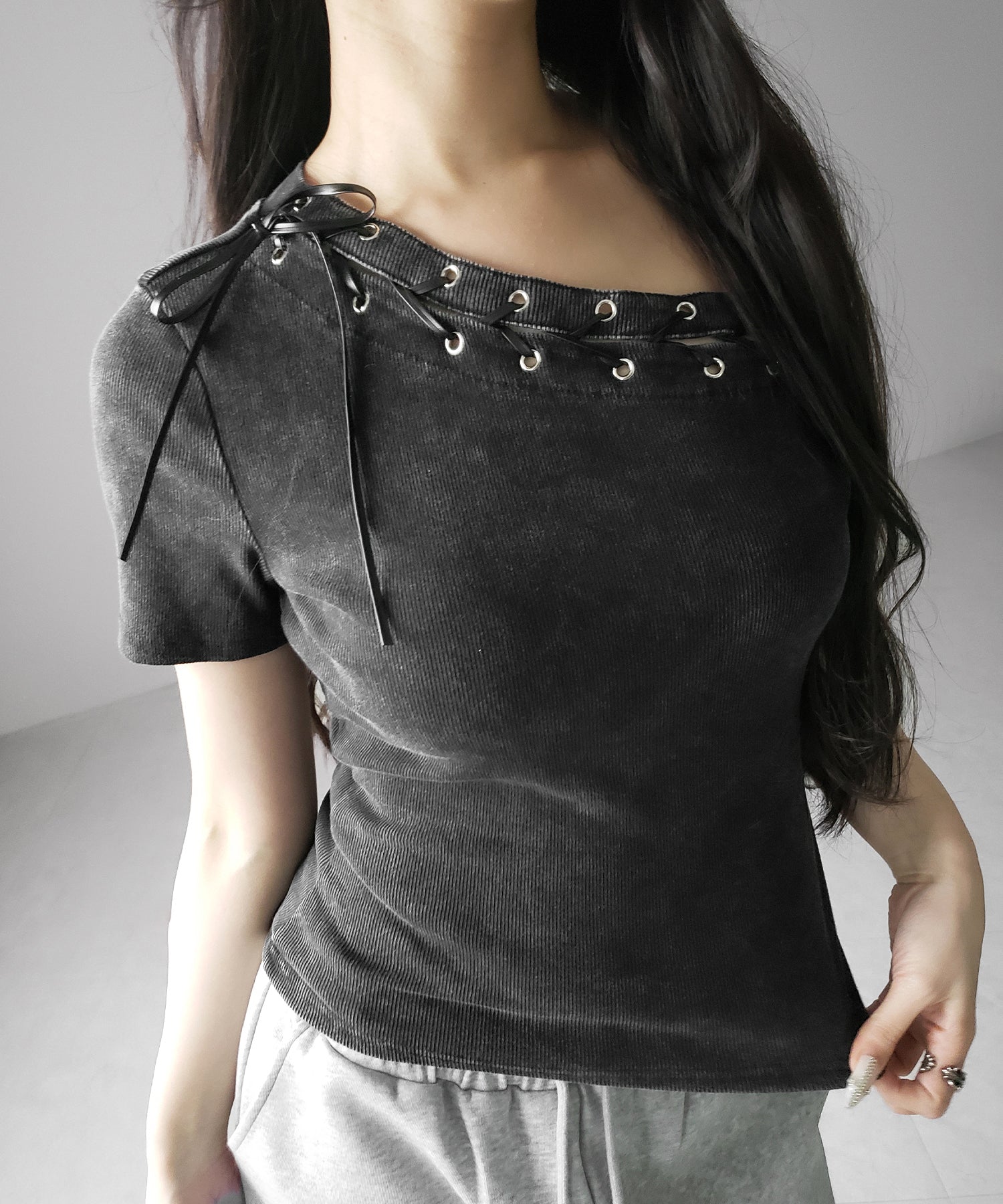 ヴィンテージカットアウトレースアップ半袖ワンショルリブトップス ／ vintage cutout laceup short sleeve one shoulder lib tops