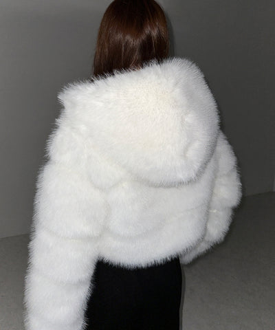 フェイクファーフーディショートコート ／ fake fur hoodie short coat