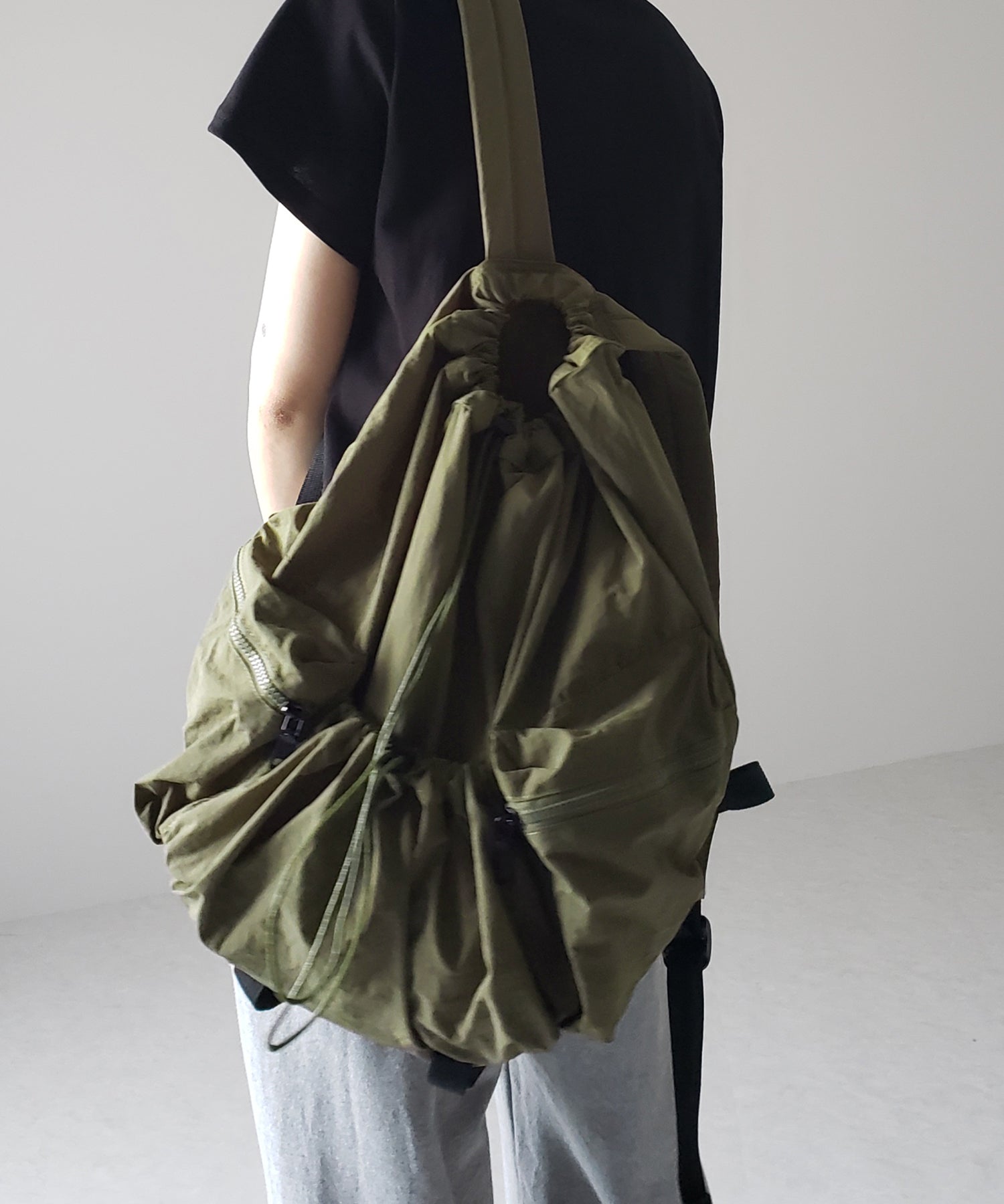 ドロストシャーリングナイロンバックパック