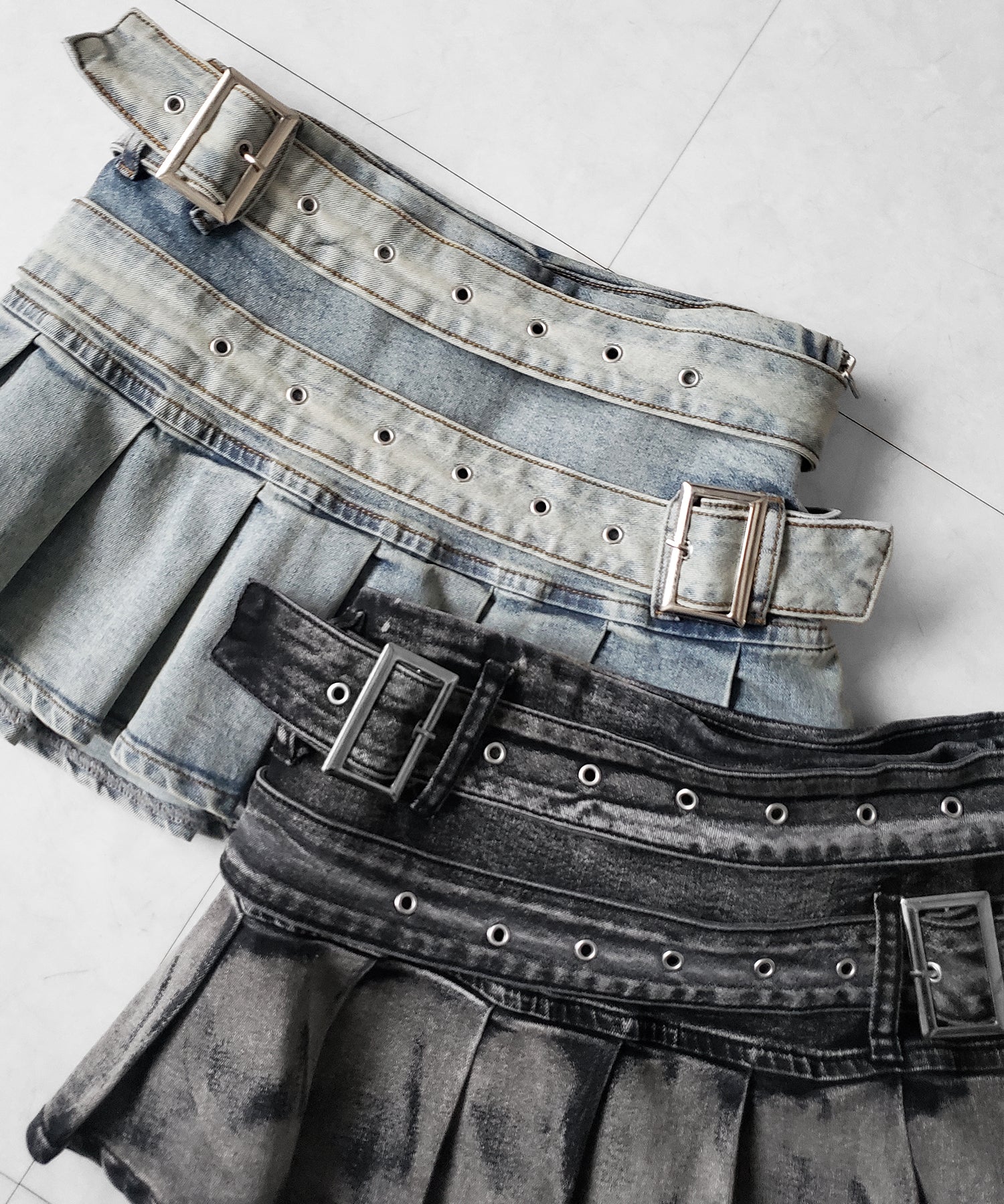 【 インパン裏地付 】ダブルベルトヴィンテージデニムプリーツミニスカート ／ double belt vintage denim pleats mini skirt
