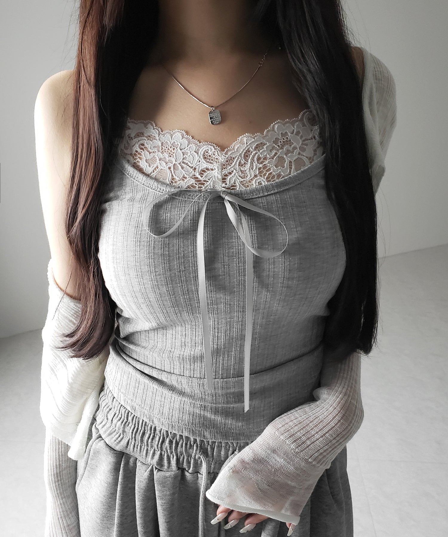 【 ３color ／ カップ付き 】フロントリボンレースドッキングキャミソール ／front ribbon lace docking camisole