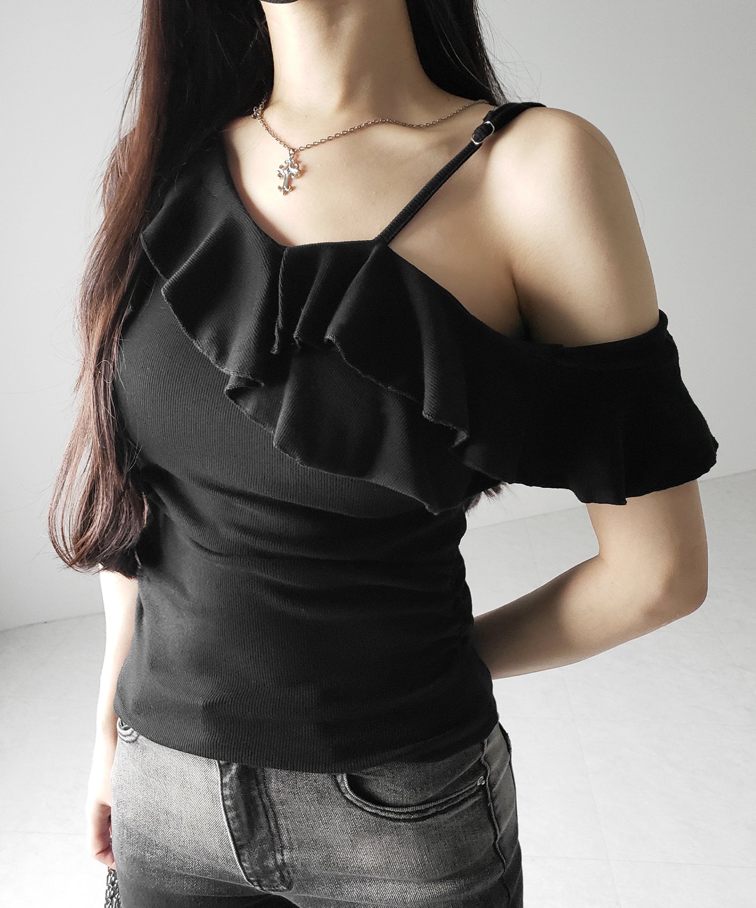【 ３color 】ワンショルストラップフリルリブTシャツ ／ one shoulder strap frill ribbed T-shirt