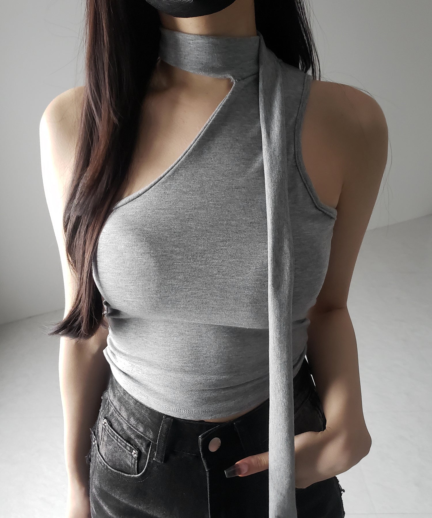 【 ３color ／ カップ付 】チョーカータイアシンメトリーワンショルキャミソール ／ choker tie asymmetry one-shoulder camisole