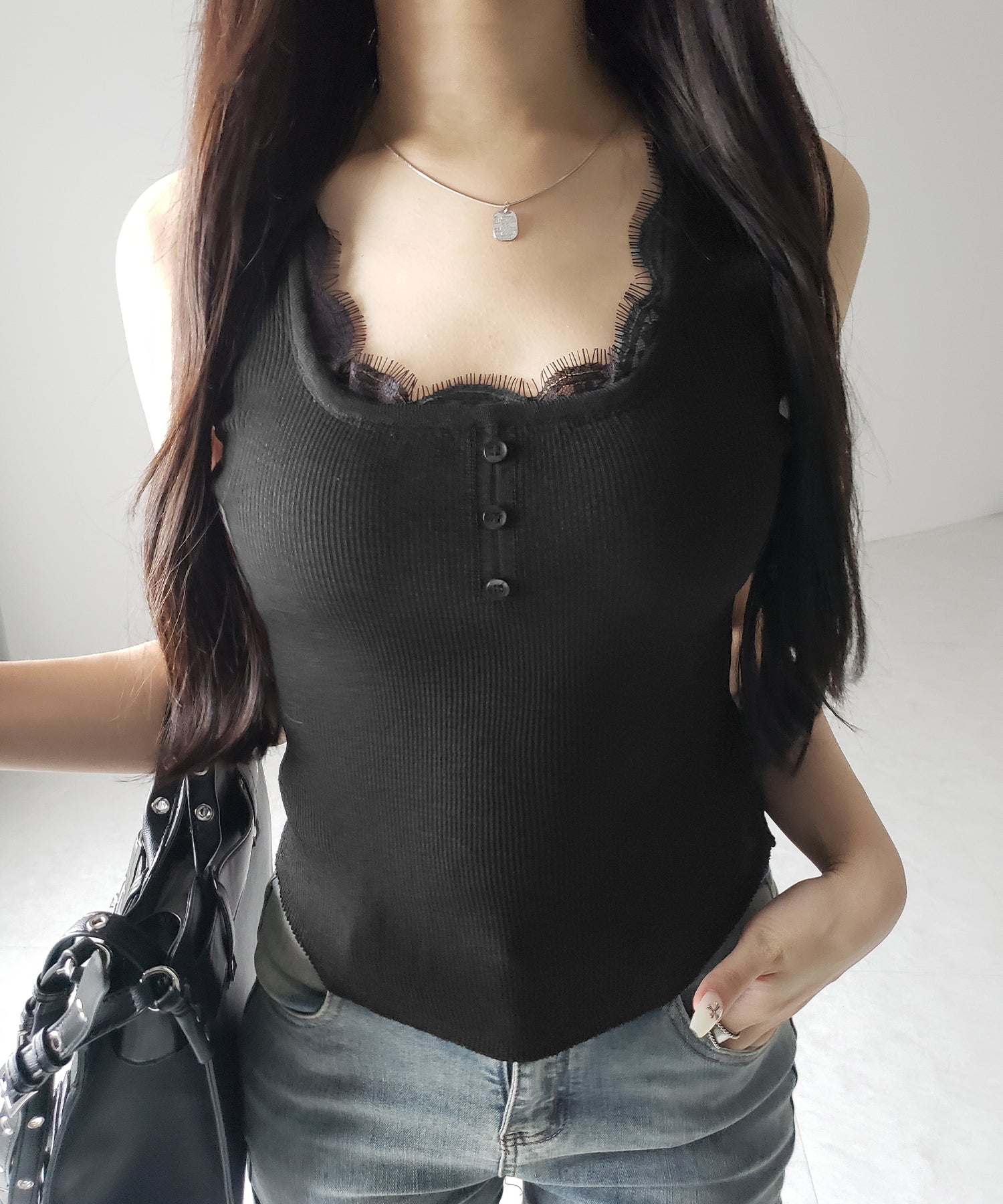 【 ２color 】スクエアネックレースニットタンクトップ ／square neck lace knit tank top