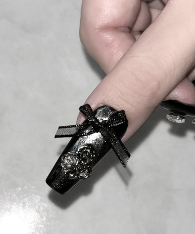 カメオリボンメタリックブラックロングネイルチップ ／ cameo ribbon metallic black long nail tips