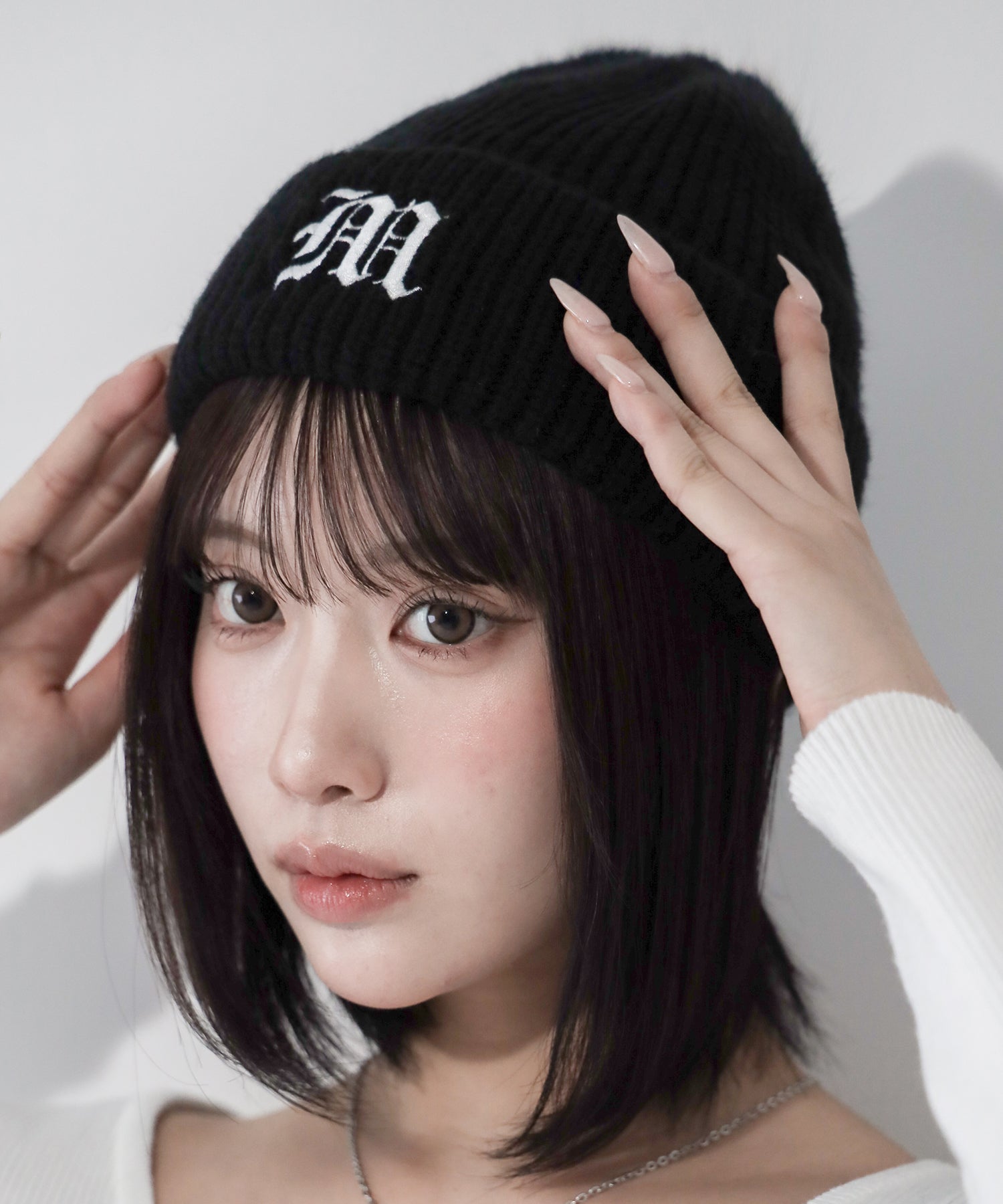 M LOGO 刺繍ニットビーニー ／ M logo embroidery knit beanie