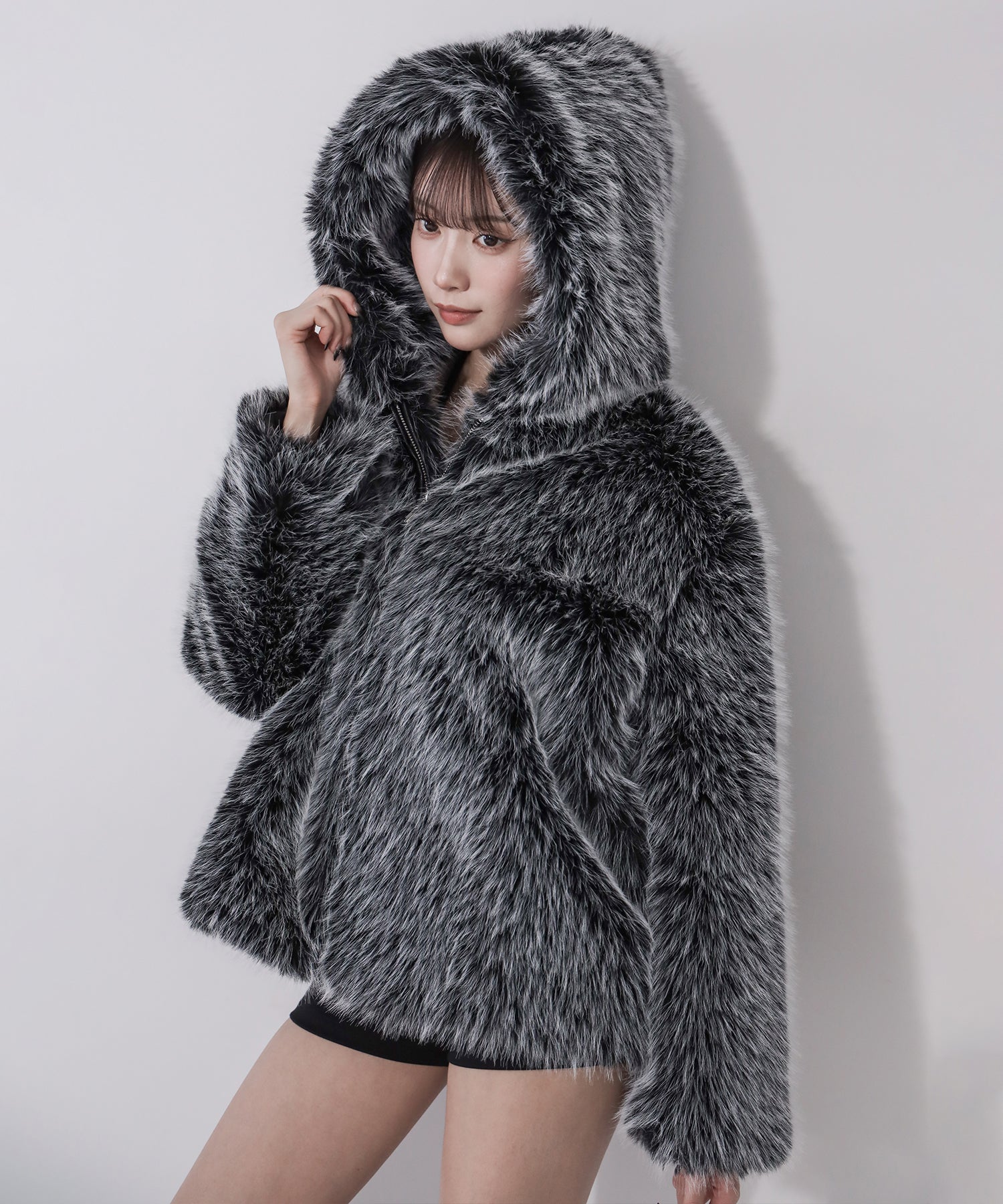 フェイクファーフーディミドルコート ／ fake fur hoodie middle coat