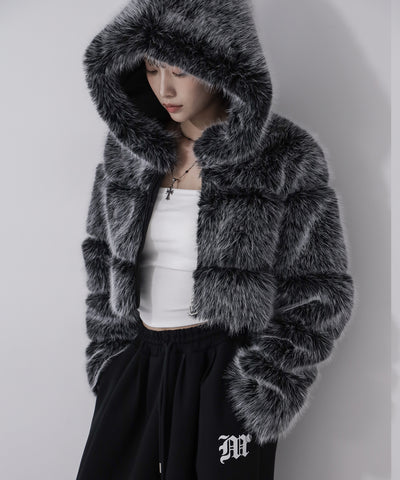 フェイクファーフーディショートコート ／ fake fur hoodie short coat