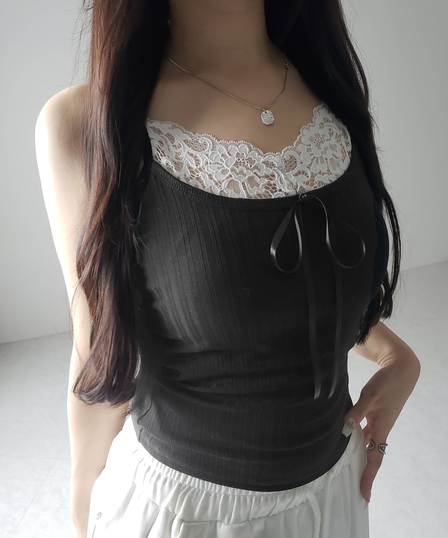 【 ３color ／ カップ付き 】フロントリボンレースドッキングキャミソール ／front ribbon lace docking camisole