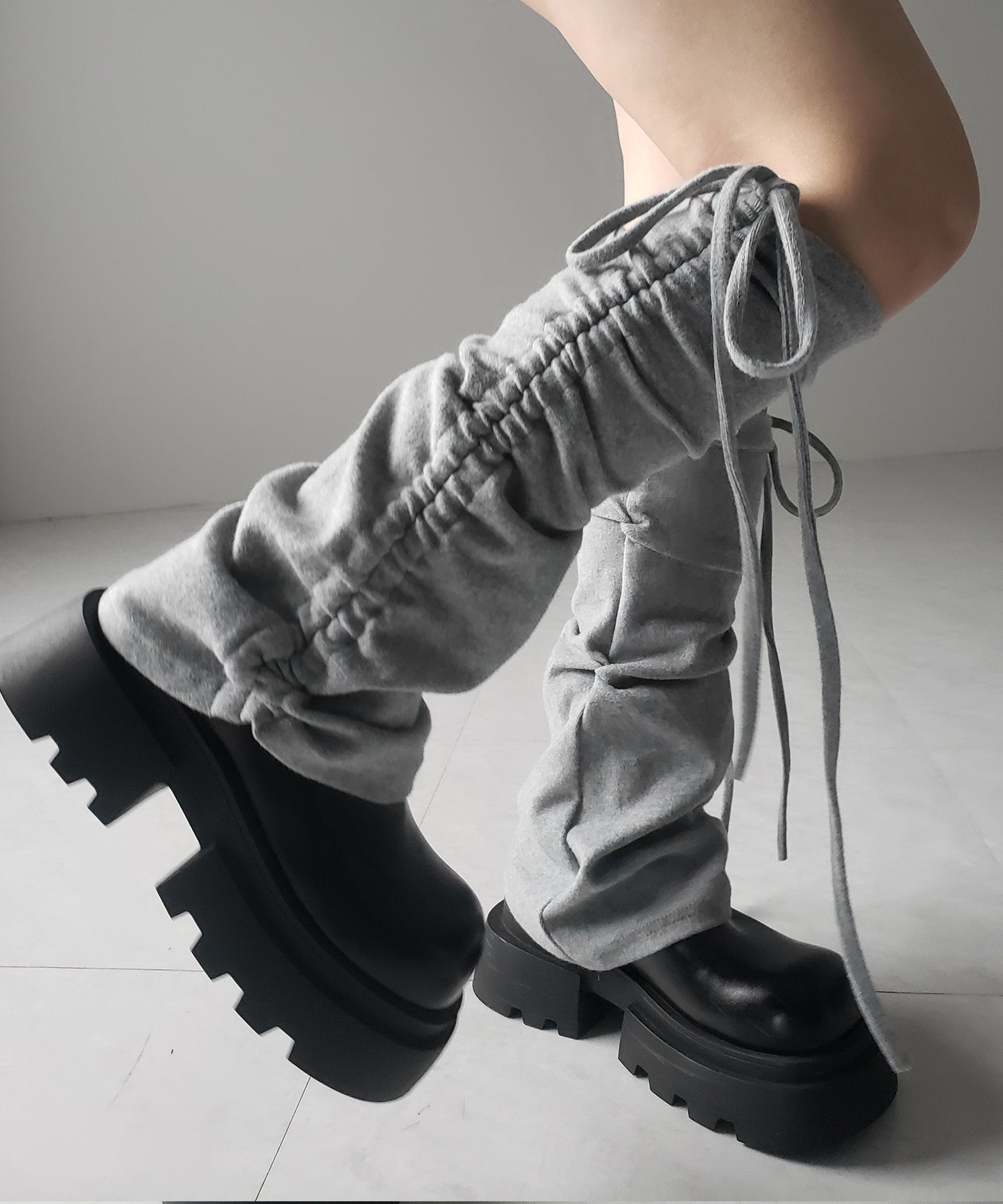 【 ２color 】ストラップリボンサイドシャーリングレッグカバー ／ strap ribbon side shirring leg cover