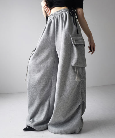 【 裾絞り可能２WAY 】ドローコードタックワイドカーゴスウェットパンツ ／ drawcord tuck wide cargo sweatpants