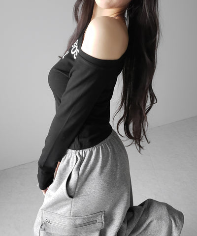 コンパクトロゴワンショルルーズロンT ／ compact logo one-Shoulder loose long-sleeve T-Shirt