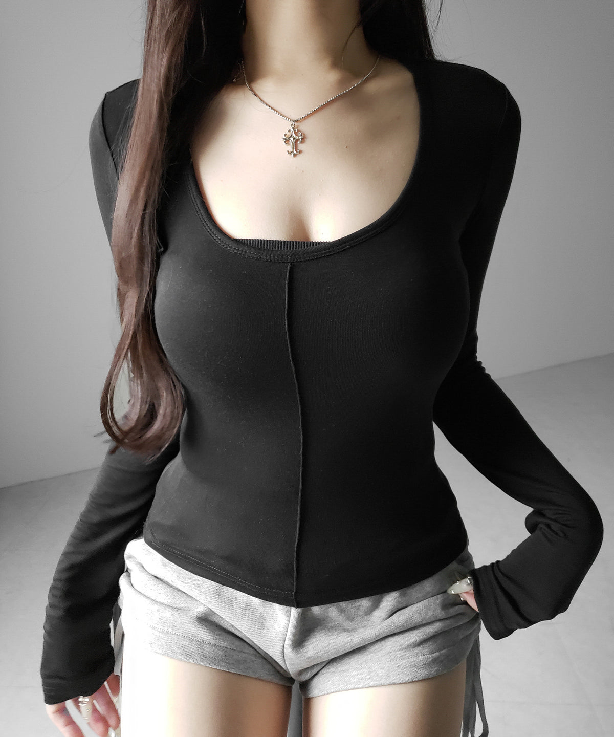 オープンネックタイトフィットルーズドレープ長袖Ｔシャツ ／ open neck tight fit loose drape long sleeve T-shirts