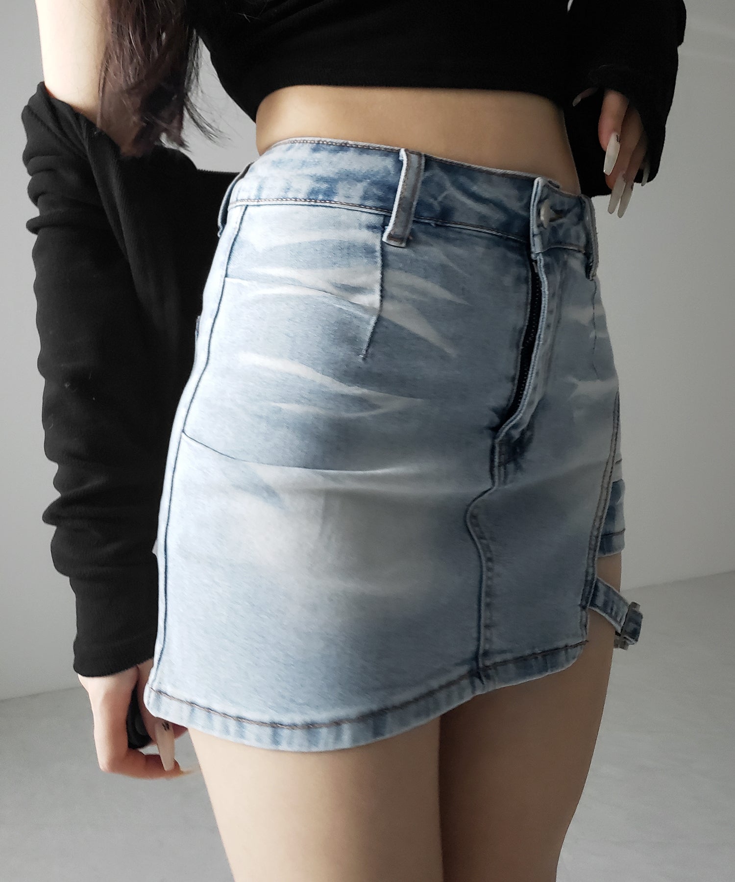 【 インパン裏地付 】カットアウトベルトストラップデニムミニスカパン ／ cutout belt strap denim mini skirt pants